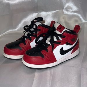 Jordan 1’s Mid
Chicago Toe (TD) Toddle Size 8